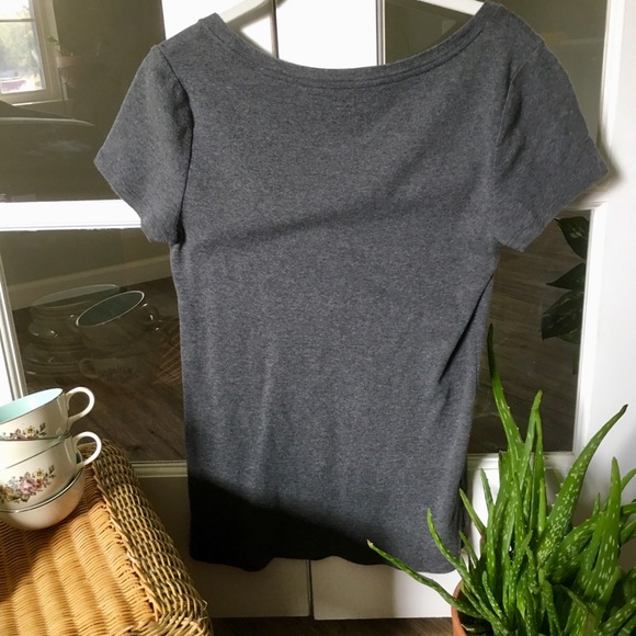 Gray Gap scoop neck t shirt - Picture 3 of 4